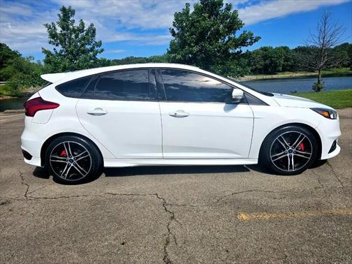 2017 Ford Focus ST ST