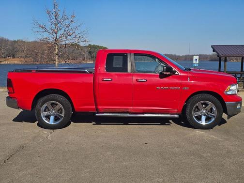 2011 Dodge Ram 1500 2WD Quad Cab 140.5'' Big Horn