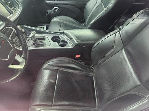 2015 Dodge Challenger SXT Plus