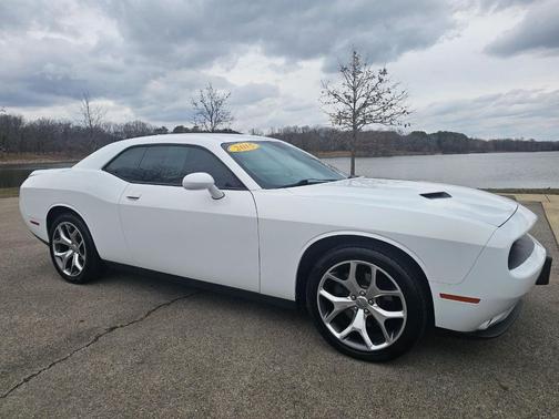 2015 Dodge Challenger SXT Plus