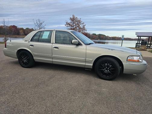 2005 Mercury Grand Marquis 4dr Sdn GS