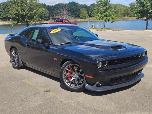 2016 Dodge Challenger SRT 392