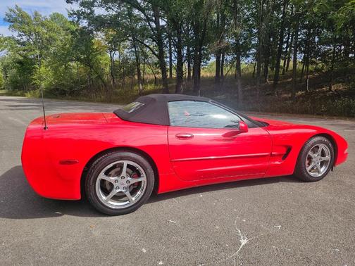 2004 Chevrolet Corvette Base
