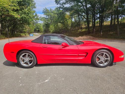 2004 Chevrolet Corvette Base