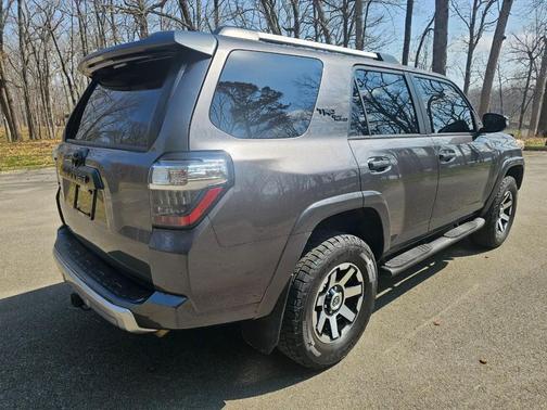Magnetic Gray Metallic 2018 Toyota 4Runner TRD Off Road Premium