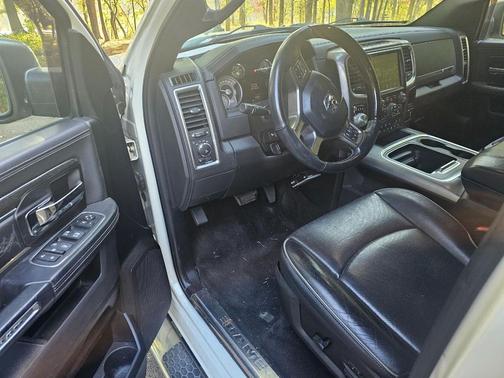 2017 RAM 1500 4WD Crew Cab 140.5'' Limited