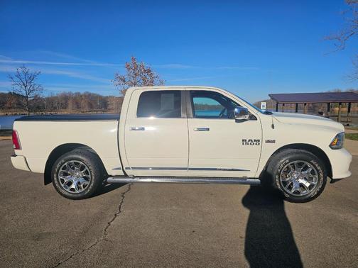2017 RAM 1500 4WD Crew Cab 140.5'' Limited