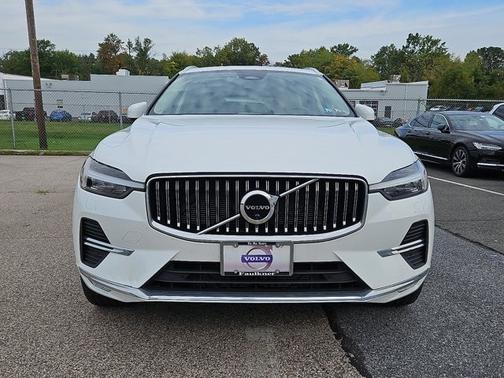 2023 Volvo XC60 B5 AWD Ultimate Bright