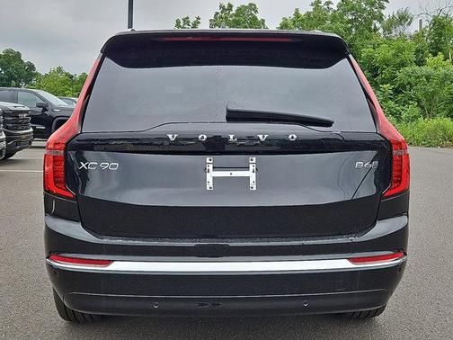 2026 Volvo XC90 CORE