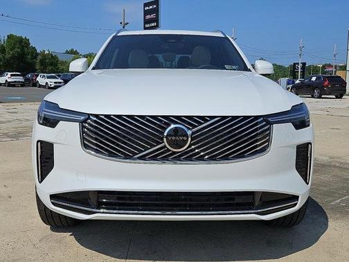 2026 Volvo XC90 B5 Core