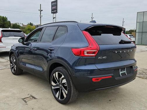 2026 Volvo XC40 B5 Plus