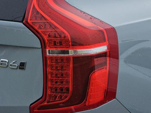 2024 Volvo XC90 B6 Ultimate Bright Theme 6-Seater