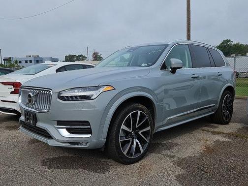 2024 Volvo XC90 B6 Ultimate Bright Theme 6-Seater