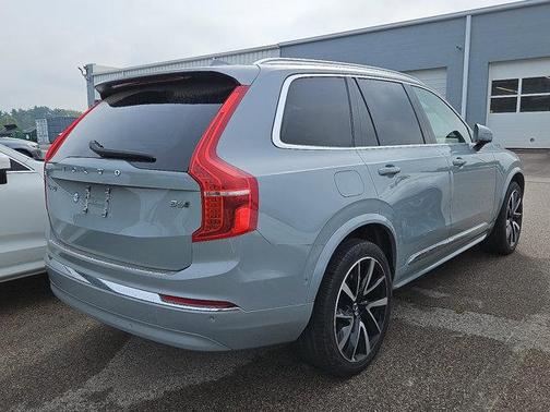 2024 Volvo XC90 B6 Ultimate Bright Theme 6-Seater