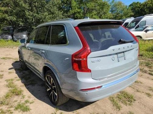 2024 Volvo XC90 B6 Ultimate Bright Theme 6-Seater