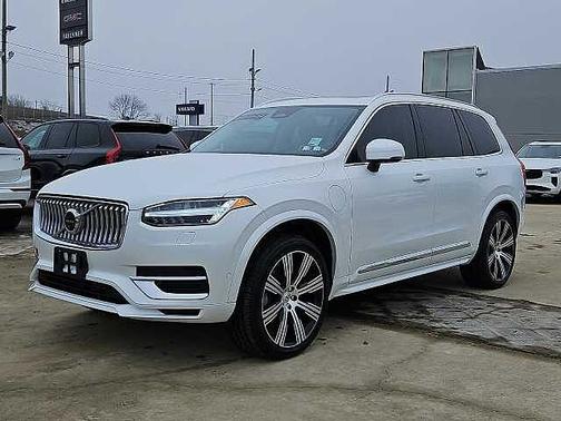 2023 Volvo XC90 Plus