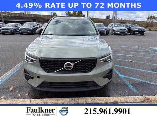 2023 Volvo XC40 B5 AWD Plus Dark