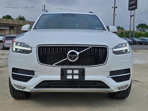 2018 Volvo XC90 T6 Momentum