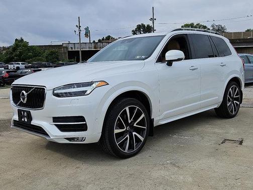 2018 Volvo XC90 T6 Momentum
