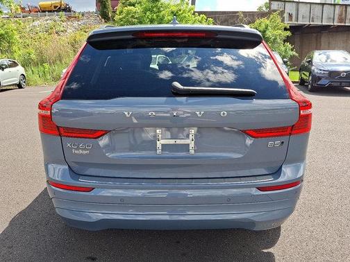 2022 Volvo XC60 B5 Momentum