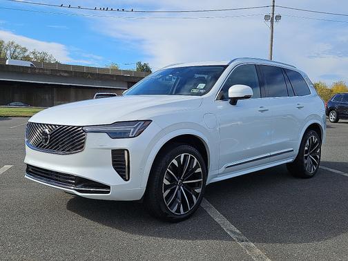 2025 Volvo XC90 Plug-In Hybrid T8 (2025.5) Ultra 7-Seater