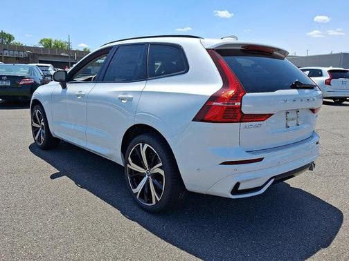 2025 Volvo XC60 B5 Ultra