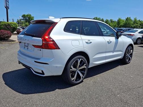 2025 Volvo XC60 B5 Ultra