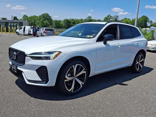 2025 Volvo XC60 B5 Ultra