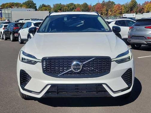 2025 Volvo XC60 Plus
