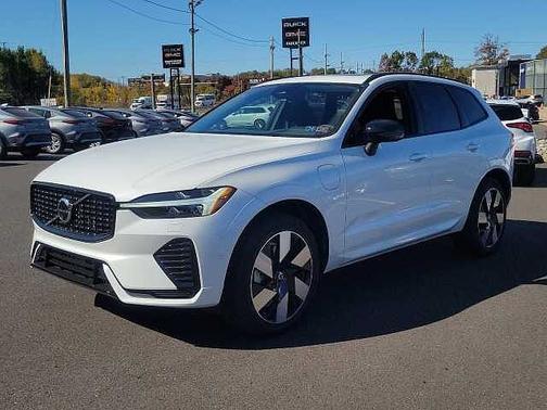 2025 Volvo XC60 Plus