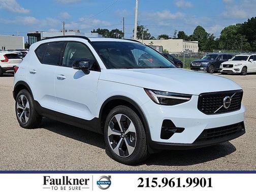 2026 Volvo XC40 PLUS