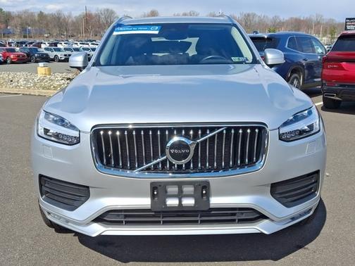 2022 Volvo XC90 T6 AWD Momentum 7 Seater