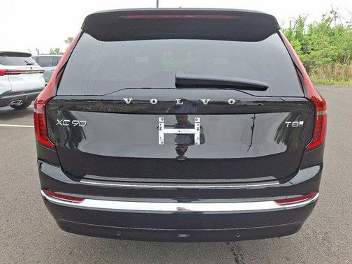 2025 Volvo XC90 Plug-In Hybrid T8 Plus 7-Seater