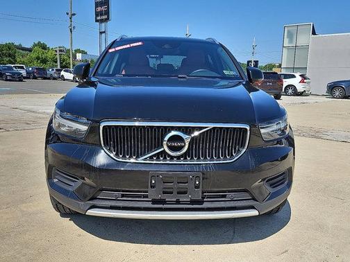 2019 Volvo XC40 T5 Momentum