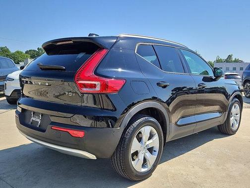 2019 Volvo XC40 T5 Momentum