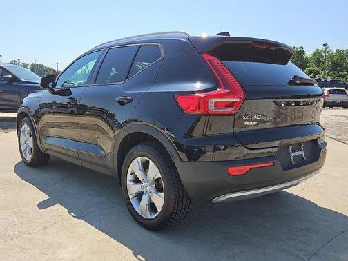2019 Volvo XC40 T5 Momentum