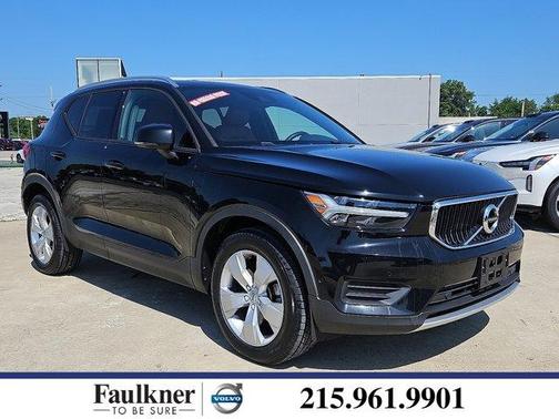 2019 Volvo XC40 T5 Momentum