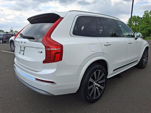 2022 Volvo XC90 T6 Inscription 7 Passenger