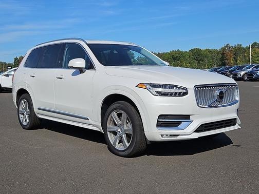 2024 Volvo XC90 B5 Core Bright
