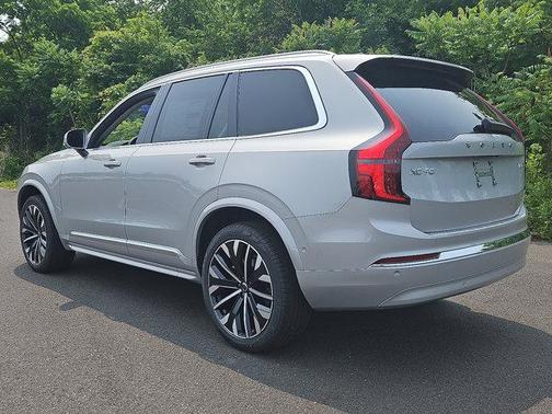 2025 Volvo XC90 B5 Plus 6-Seater