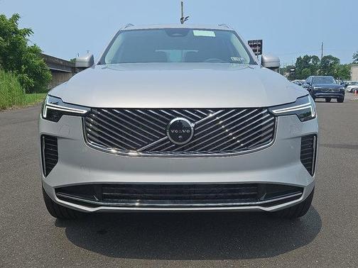 2025 Volvo XC90 B5 Plus 6-Seater