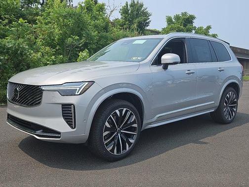 2025 Volvo XC90 B5 Plus 6-Seater