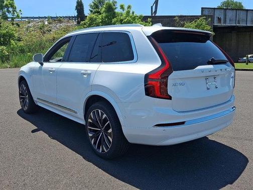 2025 Volvo XC90 Plug-In Hybrid T8 Ultra 7-Seater