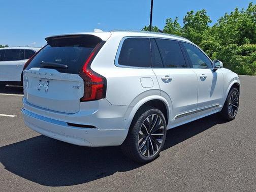 2025 Volvo XC90 Plug-In Hybrid T8 Ultra 7-Seater