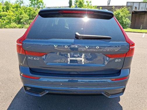 2025 Volvo XC60 B5 Plus