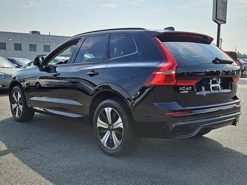 2025 Volvo XC60 Plug-In Hybrid T8 Plus