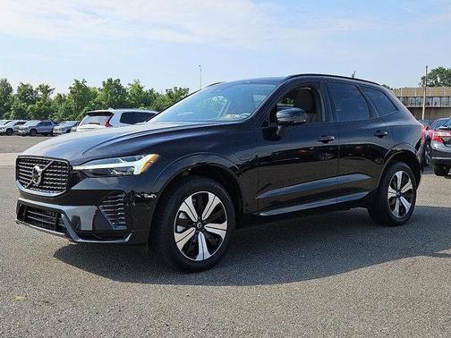 2025 Volvo XC60 Plug-In Hybrid T8 Plus