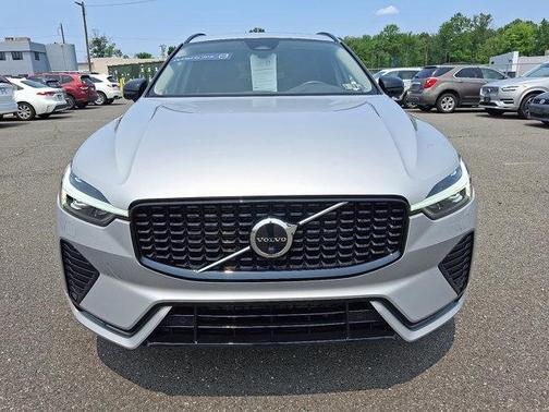 2023 Volvo XC60 B5 Plus Dark Theme