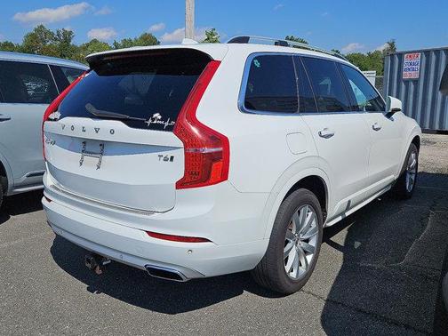2018 Volvo XC90 T6 Momentum