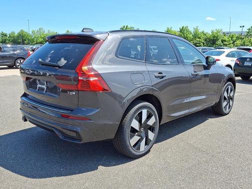 2025 Volvo XC60 Plug-In Hybrid T8 Plus